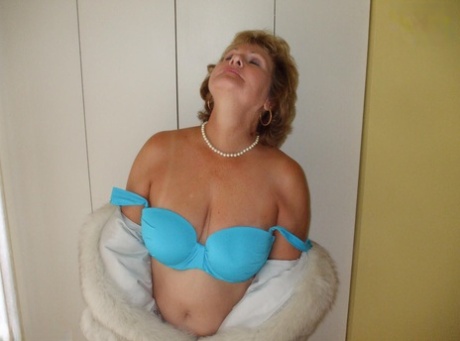 voyeur touching fat ass barbie hot archive