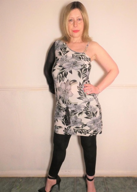 curvy hooker with huge boobs gives head and bonks wildly beautiful pictures