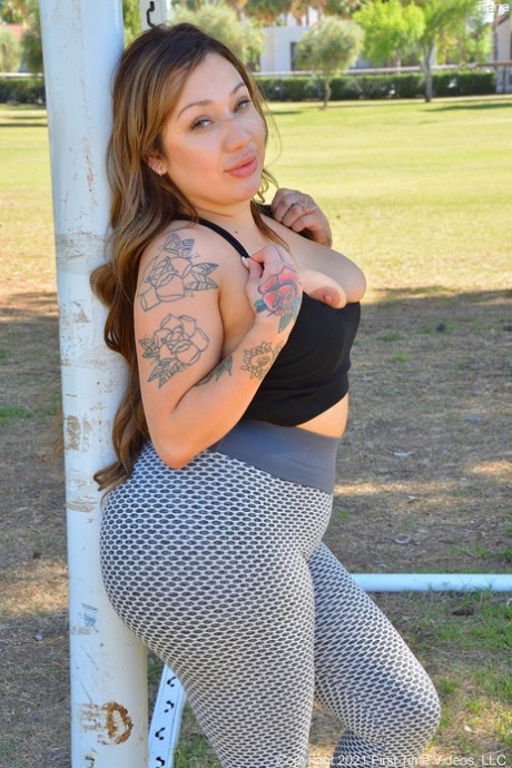 chubby chicks fucking beautiful nude images