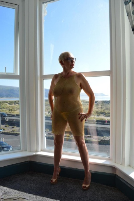curvy snowbunny porno pics