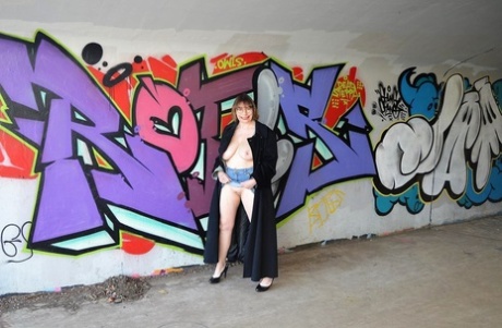 thick black lesbain adult pictures