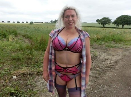 bbw blonde jacking the cock hj free img