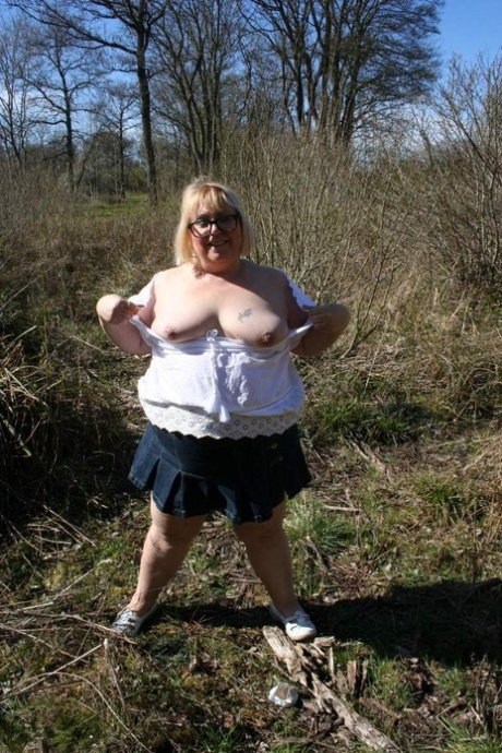eating fat pussy lesbian erotic gallery