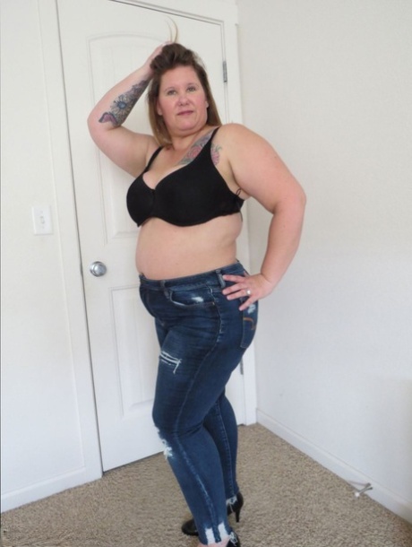 thick goth bitch erotic photos