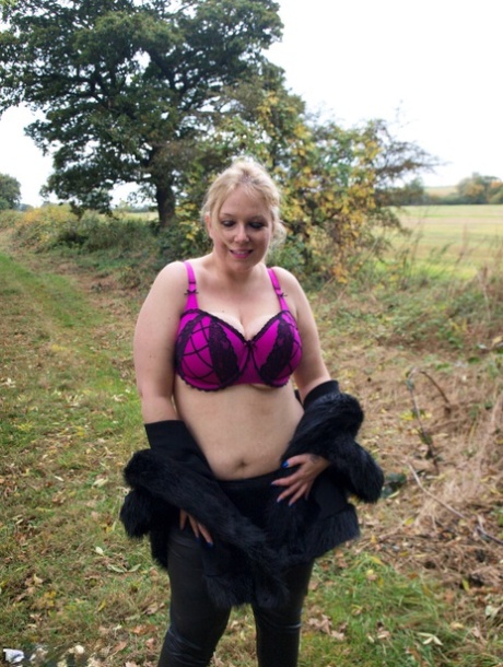 ai lingerie curvy saggy slutty milf pornos image