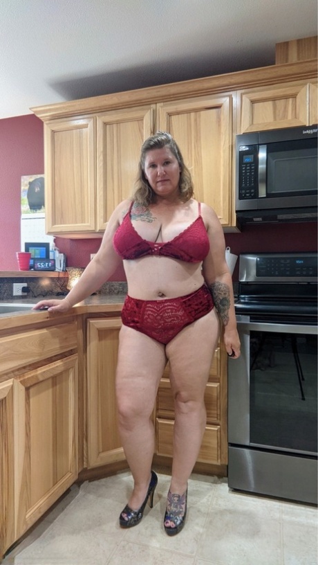 bbw gets her pussy pleased by a guy free xxx image