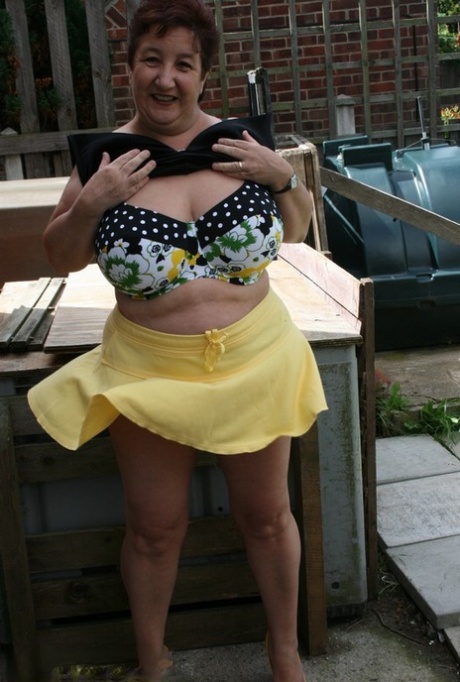 zoubida bbw hot nude galleries