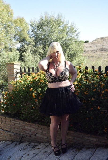 bbw mom squirt hot naked photos