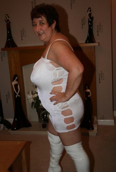 curvy milf hardcore naked pics