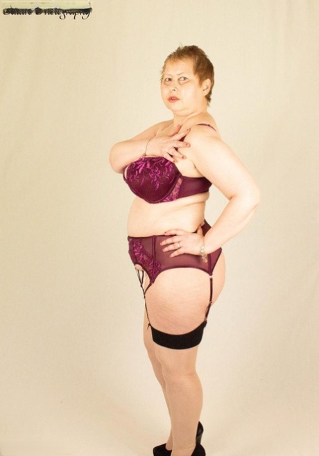 curvy milf bikini hot picture
