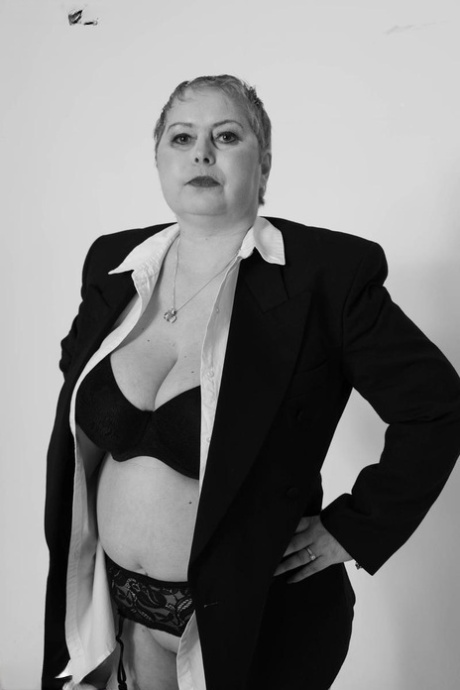 bbw desperate to pee naked image