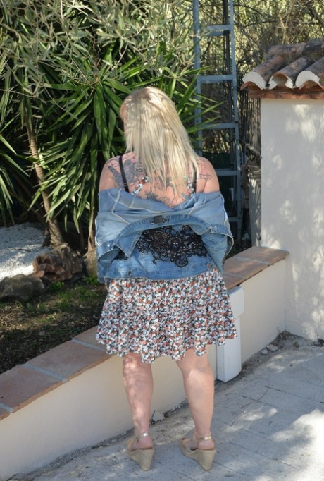 full hand into fat pussy adult pictures