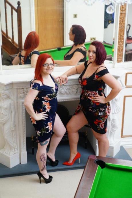thick cam girl riding her toy adult photos