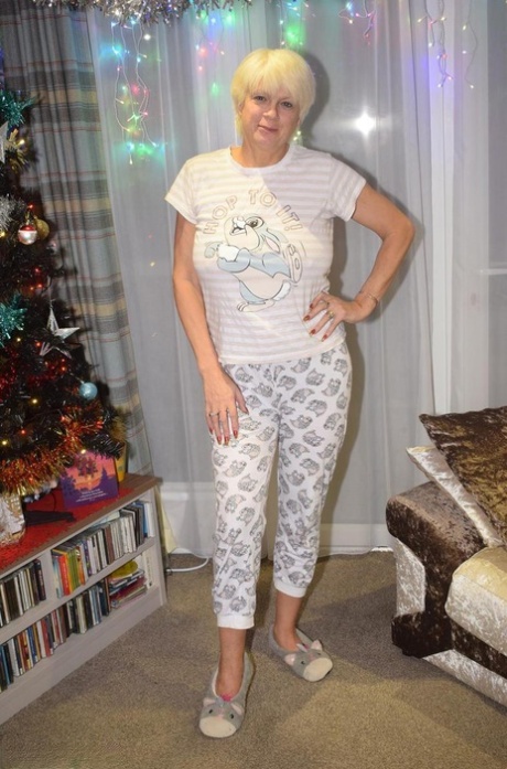 busty bbw stepmom nice img