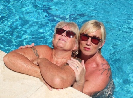 bbw double ass fisting naked picture