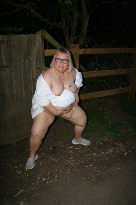 bbw cuddle sexy pics