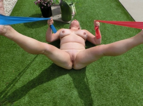 slutty fat girl art nude image
