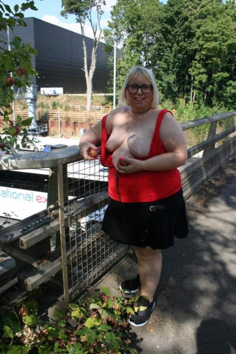 bbw telly naked img