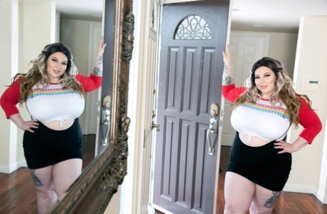 thick midget girl nudes images