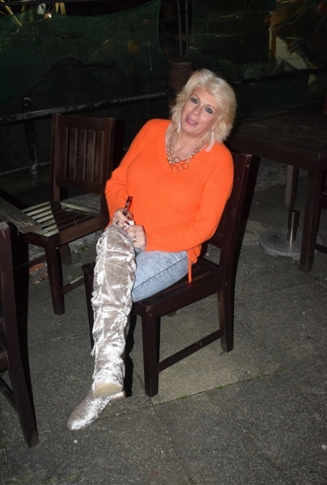 milf with big booty gets the d erotic picture