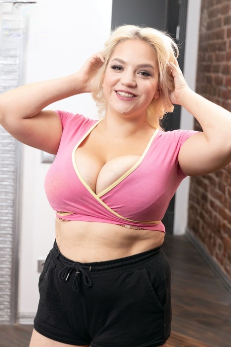 curvy mature sex pics naked picture