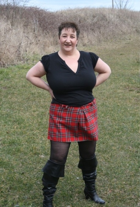 bbw girl lesbian top image