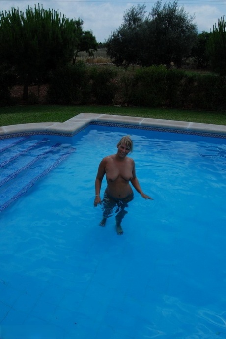 mature ladies with big booty pretty galleries