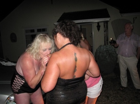 nut on fat ass free sexy photos