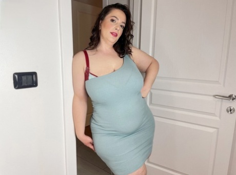 fat milf diya uses vibrator on her meaty pussy solo free naked pics