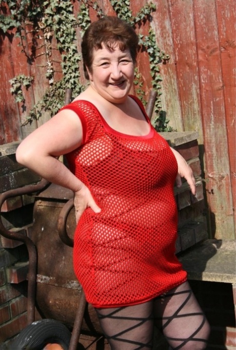 chubby girl with dildo erotic pics