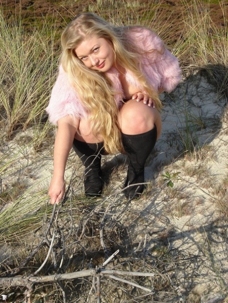 prity chubby teen tight pussy naked img
