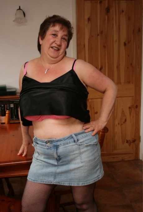 curvy harlots ride on a night out porno pics