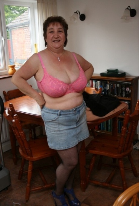 voluptuous beauty kiony enjoys a hardcore fuck sexy naked pics