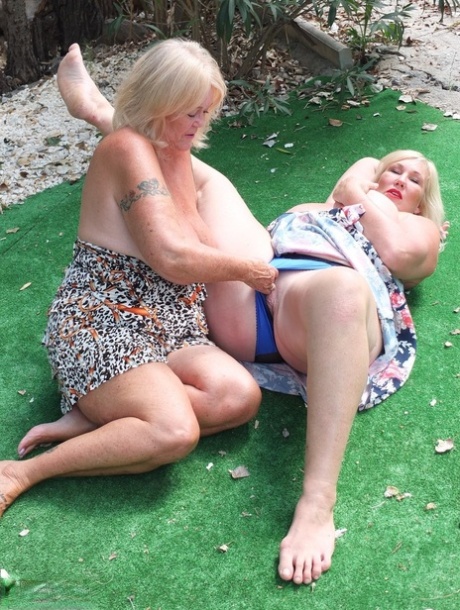 getting my dick rode outside by fat booty teen hot gallery