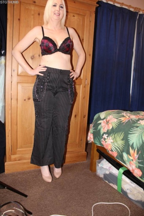 chubby leightons camp free naked pictures