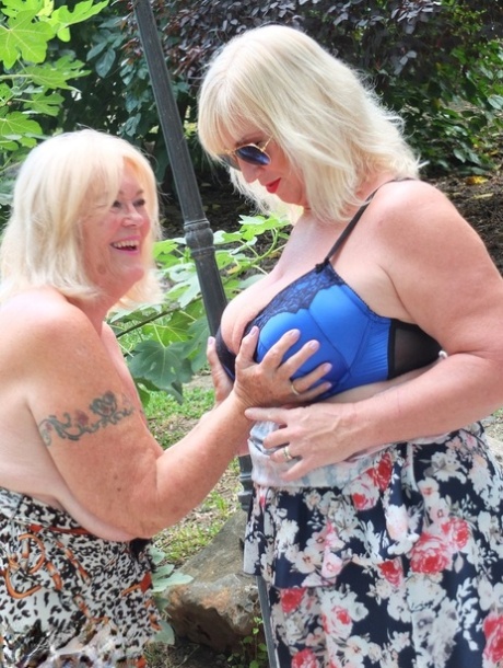 thick lois beautiful nude pic