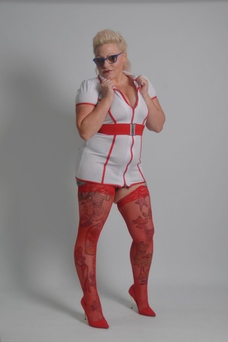 thick thighs femdom best img