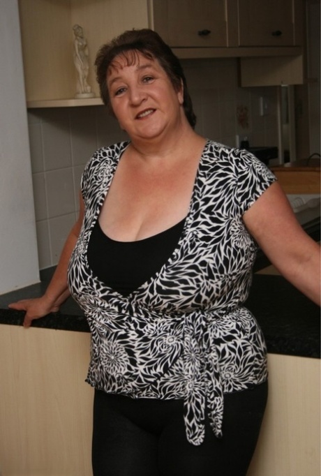 hot curvy granny sex img