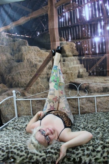 fat girl vs skinny girl hot galleries