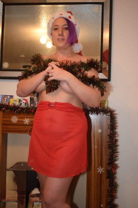 plump redhead spread wide gyno pornographic pics