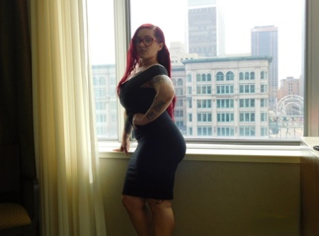 thick load free naked pictures