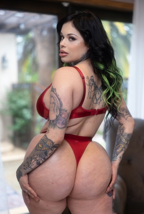 cameron bbw free naked galleries