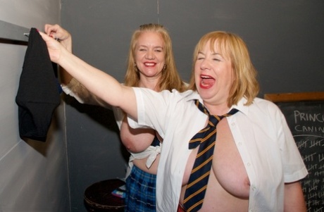 beautiful big tit thick women porn photo