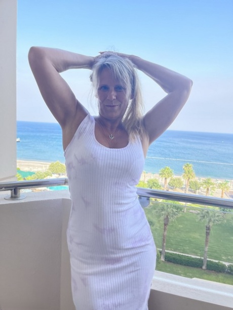 bbw cuckqueen naked pics