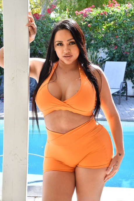 grabbing her fat ass nude picture