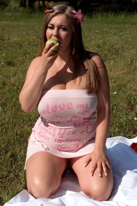 sleeping fat mom son sex hot xxx photos