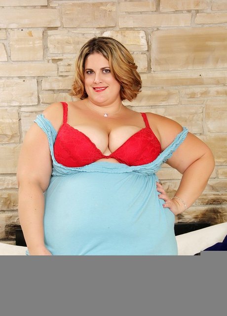 plump tattooed mom takes cock beautiful pic