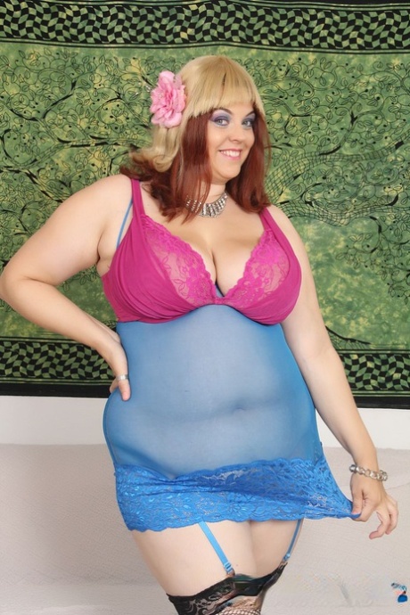 bbw belly button play pretty image