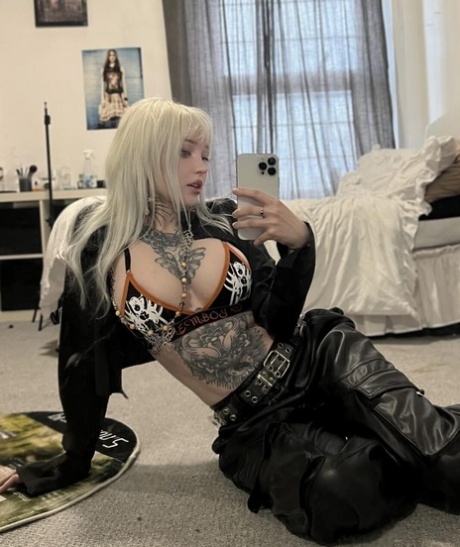 big booty babes selfies hot sexy pic