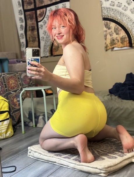 curvy tan girl free pic